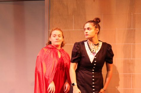 Caitlin Frostman as Hannah and Amanda Rodriguez as Ash in Hierarchy of Fish